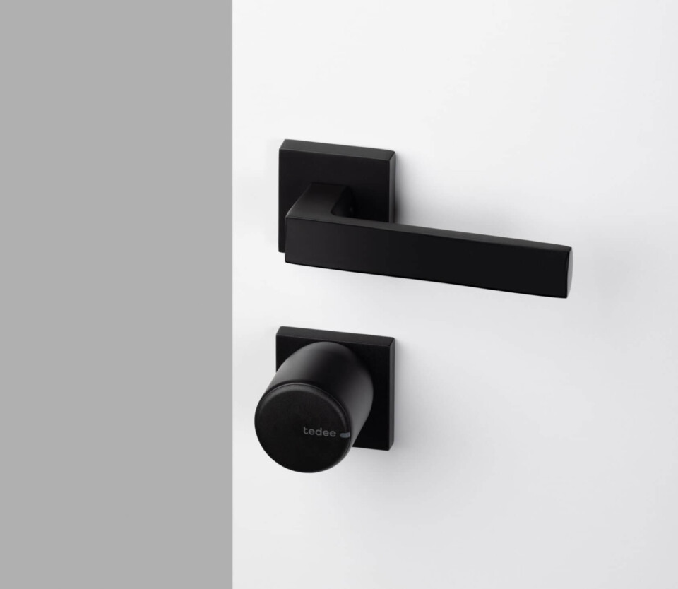 PRO_smartlock@2x-960x0-c-default